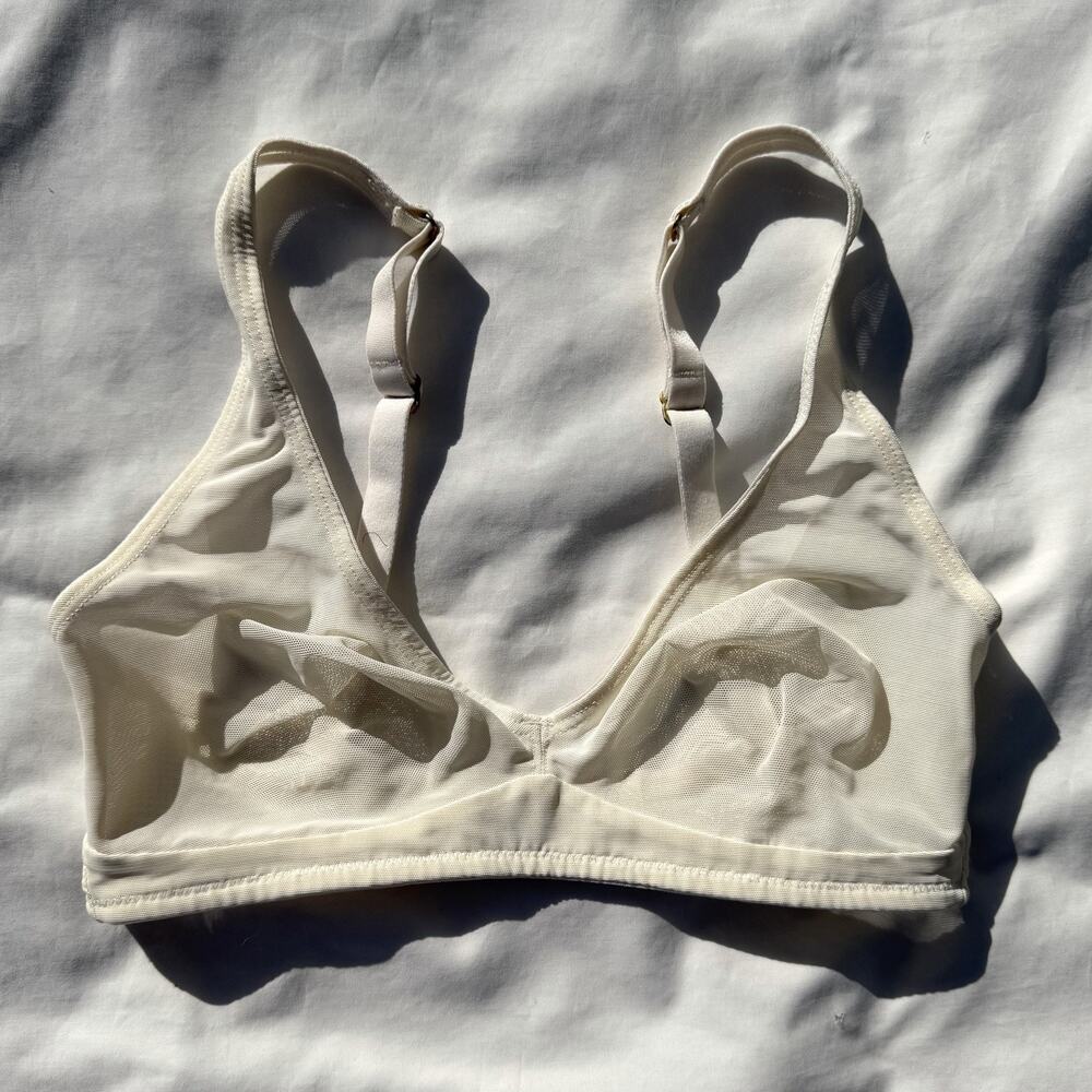 CUUP Wireless Plunge Mesh Bra XS D E Cup Cream